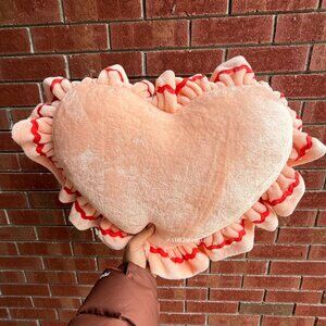 TARGET PILLOWFORT VELVET HEART PILLOW 1CT